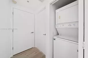 325 S Biscayne Blvd, Miami, FL 33131 - Photo 20