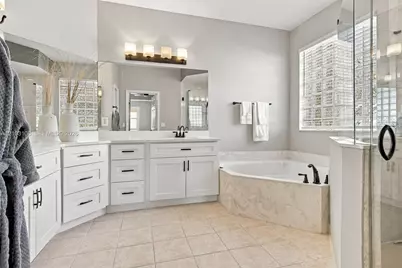 2015 NW 140th Ave, Pembroke Pines, FL 33028 - Photo 24