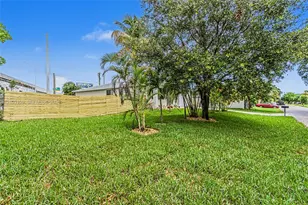 727 NW 43rd Ct, Oakland Park, FL 33309 - Photo 4