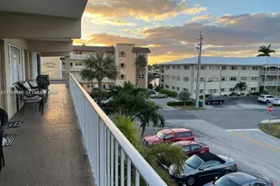 3200 NE 7th Ct, Pompano Beach, FL 33062 - Photo 12