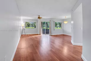 12650 SW 15th St, Pembroke Pines, FL 33027 - Photo 6