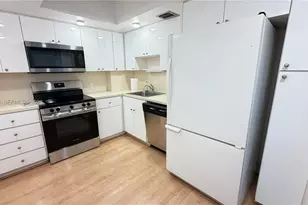 100 Bayview Dr, Sunny Isles Beach, FL 33160 - Photo 22