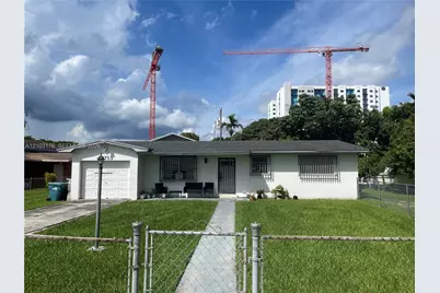 10759 SW 7th St, Sweetwater, FL 33174 - Photo 4