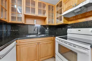 17878 N Bay Rd, Sunny Isles Beach, FL 33160 - Photo 8