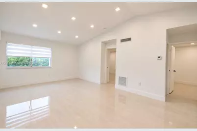 8039 Lake Dr #205, Doral, FL 33166 - Photo 8