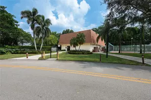 835 SW 118th Terrace, Davie, FL 33325 - Photo 34