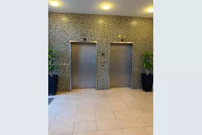 36 NW 6th Ave #402, Miami, FL 33128 - Photo 4