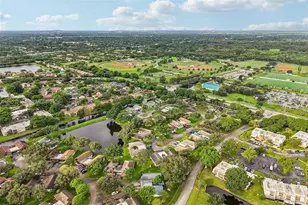 3721 W Valley Green Dr, Davie, FL 33328 - Photo 40