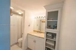 1351 NE Miami Gardens Dr, Miami, FL 33179 - Photo 8