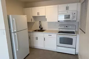 110 SE 2nd St, Hallandale Beach, FL 33009 - Photo 2