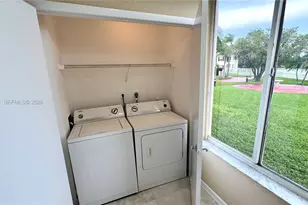2880 N Oakland Forest Dr, Oakland Park, FL 33309 - Photo 24