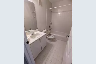 17650 NW 73rd Ave #208-18, Hialeah, FL 33015 - Photo 12