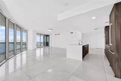 488 NE 18th St #1815, Miami, FL 33132 - Photo 2