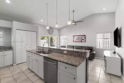 1010 NW 125th Ave, Sunrise, FL 33323 - Photo 34