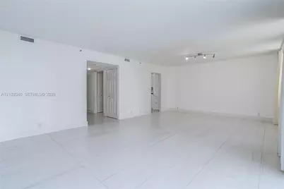 1541 Brickell Ave #C1008, Miami, FL 33129 - Photo 4