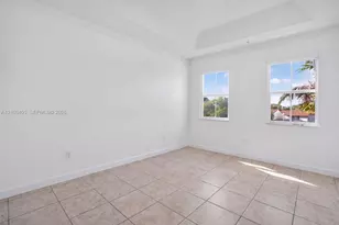 10022 NW 7th St, Miami, FL 33172 - Photo 24