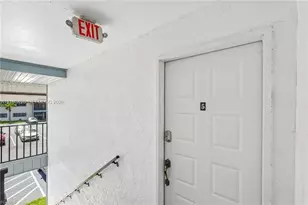 17420 Birchwood Ln, Fort Myers, FL 33908 - Photo 4