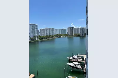 18081 Biscayne Blvd #702, Aventura, FL 33160 - Photo 8