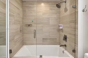 1300 Brickell Bay Dr, Miami, FL 33131 - Photo 8