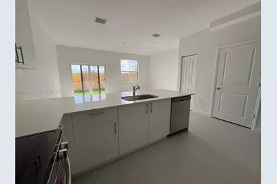 2558 SE 29th St #2558, Homestead, FL 33035 - Photo 6