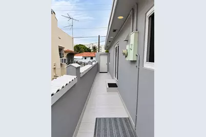 2X01 NW 4th St #A, Miami, FL 33125 - Photo 1
