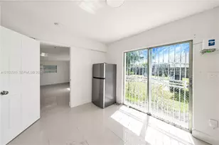 3694 NW 19th St, Miami, FL 33125 - Photo 16