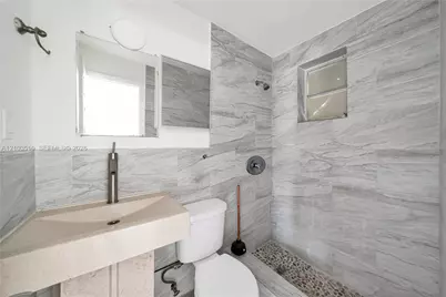 3694 NW 19th St, Miami, FL 33125 - Photo 8