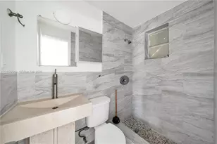 3694 NW 19th St, Miami, FL 33125 - Photo 8