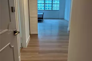 801 Brickell Bay Dr, Miami, FL 33131 - Photo 2