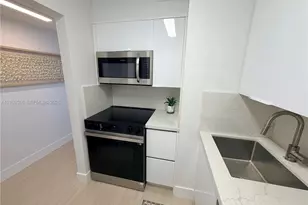 2899 Collins Ave, Miami Beach, FL 33140 - Photo 6