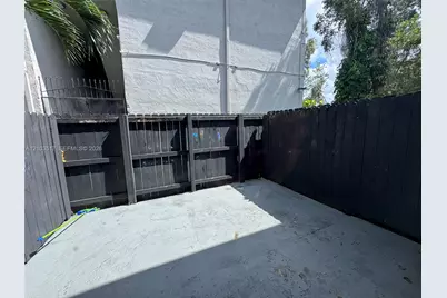 324 W 74th Pl #6, Hialeah, FL 33014 - Photo 18