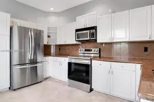 723 NE 195th St, Miami, FL 33179 - Photo 12