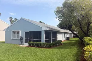 2240 SE 6th Ct, Homestead, FL 33033 - Photo 2