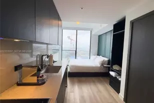 20 NE 11th, Miami, FL 33132 - Photo 10
