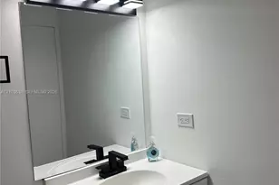 801 Brickell Bay Dr, Miami, FL 33131 - Photo 12