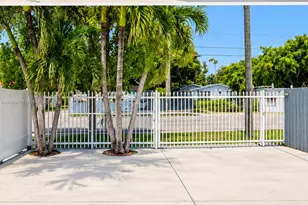 3040 NW 27th St, Miami, FL 33142 - Photo 2