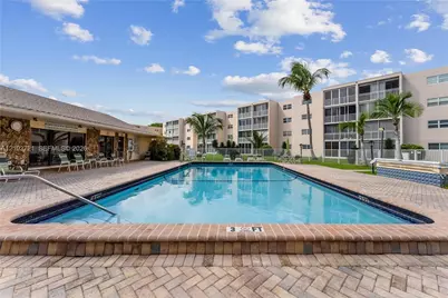 206 SE 10th St #303, Dania Beach, FL 33004 - Photo 28