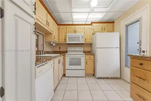 206 SE 10th St, Dania Beach, FL 33004 - Photo 4