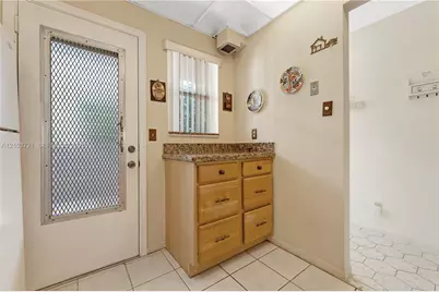 206 SE 10th St #303, Dania Beach, FL 33004 - Photo 6