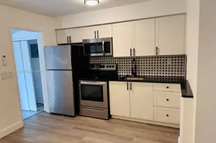 2036 NE 26th St, Wilton Manors, FL 33305 - Photo 2