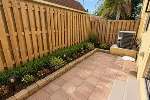 324 NE 3rd St, Hallandale Beach, FL 33009 - Photo 14
