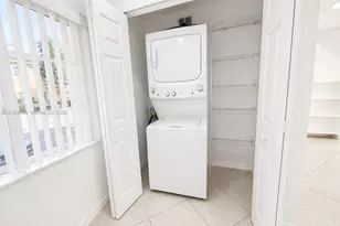 324 NE 3rd St, Hallandale Beach, FL 33009 - Photo 4