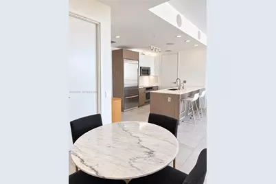 1300 Brickell Bay Dr #3805, Miami, FL 33131 - Photo 10