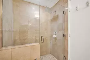 1060 Brickell Ave, Miami, FL 33131 - Photo 8