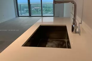 16385 Biscayne Blvd, North Miami Beach, FL 33160 - Photo 4