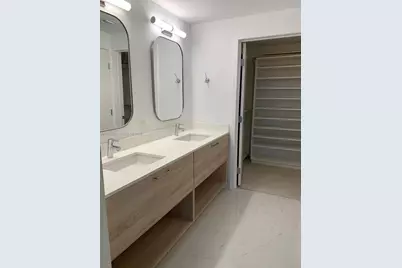 16385 Biscayne Blvd #2302, North Miami Beach, FL 33160 - Photo 8