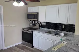 390 SW 7th Rd SW, Vero Beach, FL 32962 - Photo 2