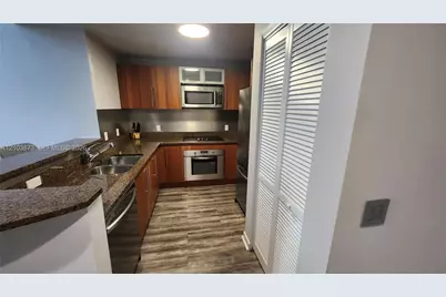 300 S Biscayne Blvd #L-808, Miami, FL 33131 - Photo 26