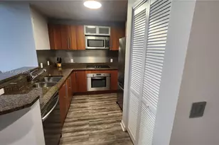 300 S Biscayne Blvd, Miami, FL 33131 - Photo 26