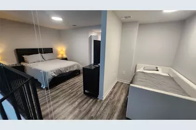 300 S Biscayne Blvd #L-808, Miami, FL 33131 - Photo 28